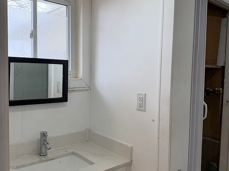 35 Lakeside Ave — Photo 28