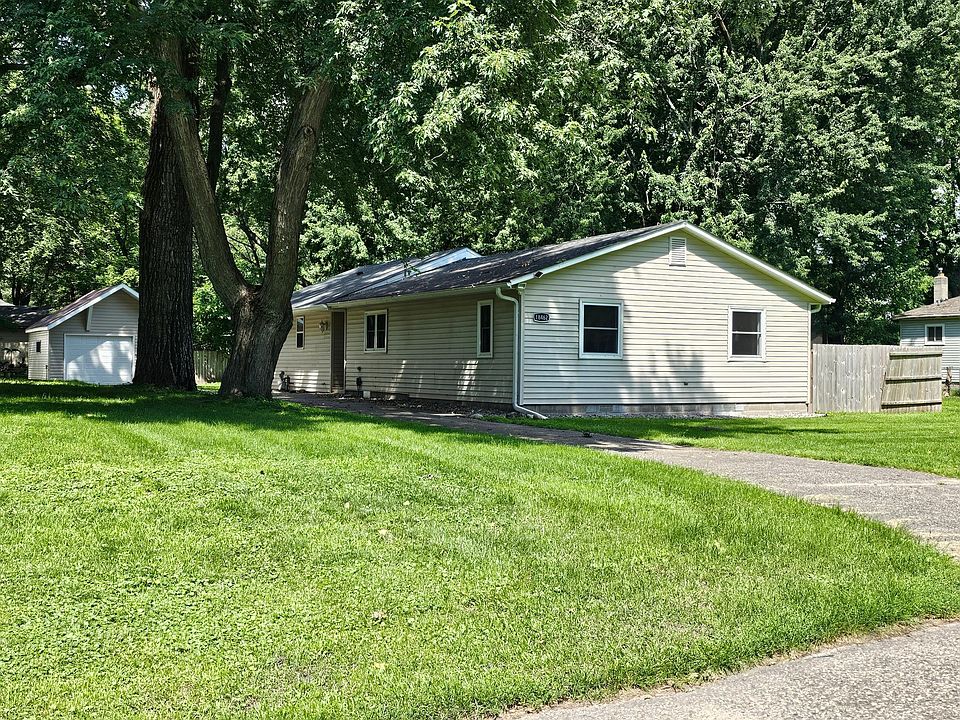1st image of 18462 Lakeview Point Dr NE