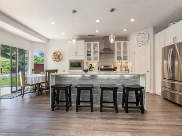 888 Arvita Ct, Oceanside, CA 92057