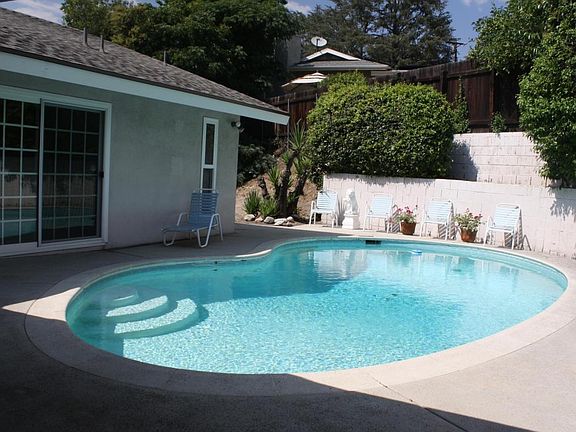 2nd image of 3621 Los Amigos St