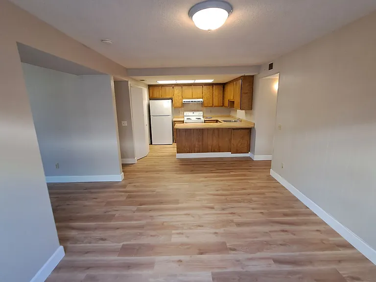 502 Hyacinth Ct #B — Photo 8