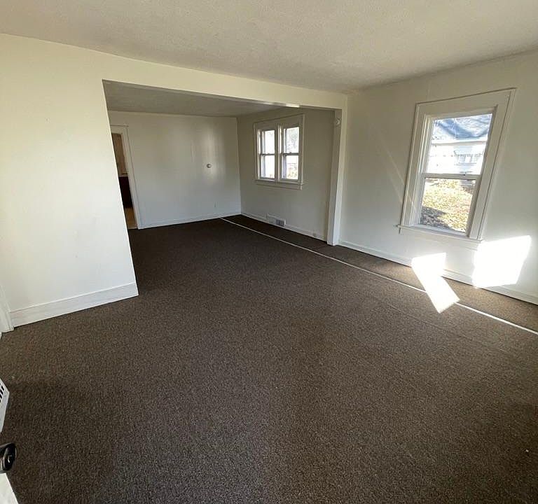 2305 N Ellis St, Peoria, IL 61604 Zillow