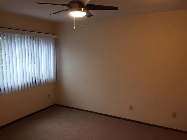 2094 Fox Hollow Dr — Photo 5
