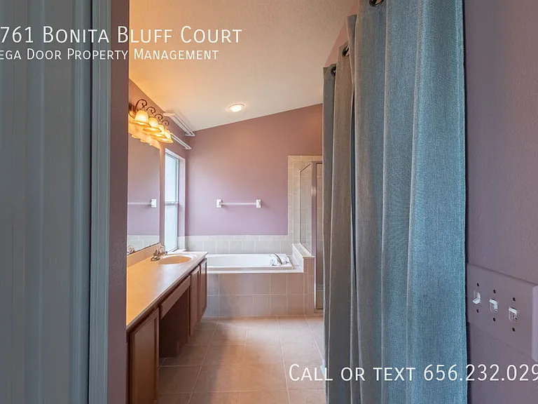 1761 Bonita Bluff Ct — Photo 17
