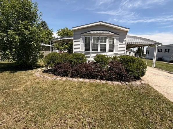 19900 128th St #221, Bristol, WI 53104