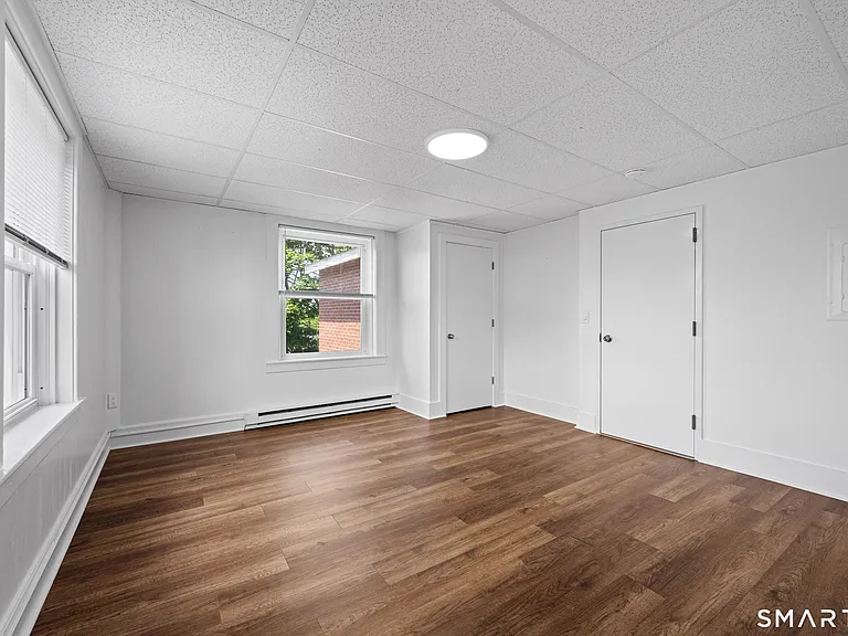 156 Garfield Ave — Photo 4