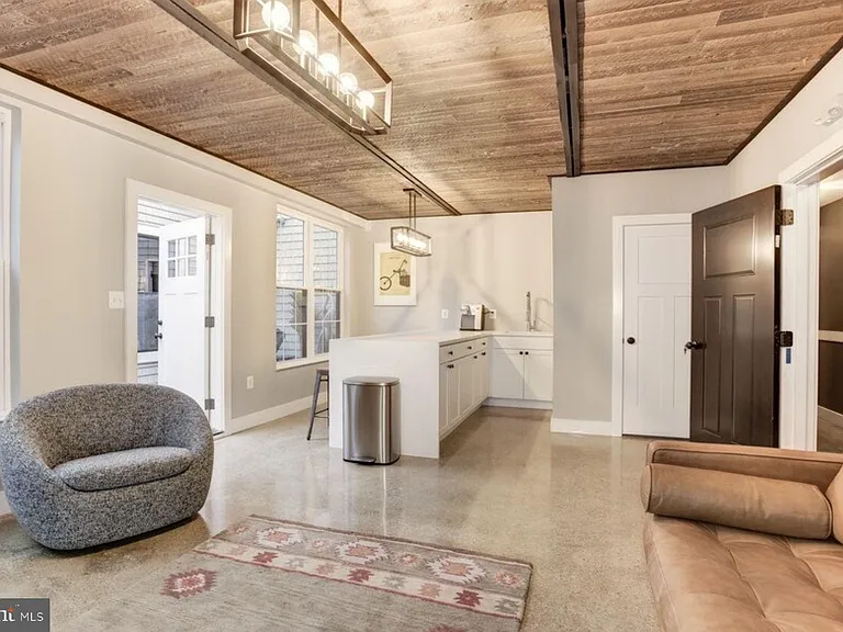 1702 Light St #302 — Photo 14