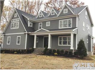 21 Cayuga Ave, Oceanport, NJ 07757