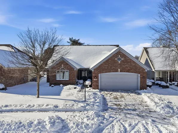 12020 Clubhouse Dr, Fishers, IN 46038