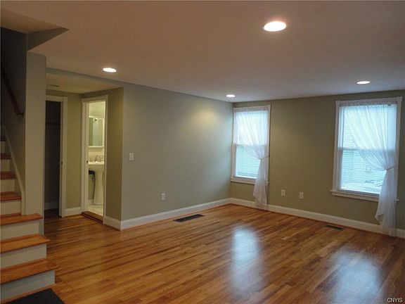 5th image of 5 Washington St