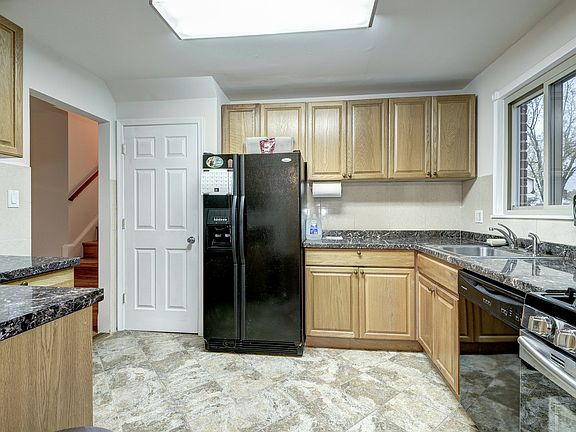 5th image of 6916 Essex Ave