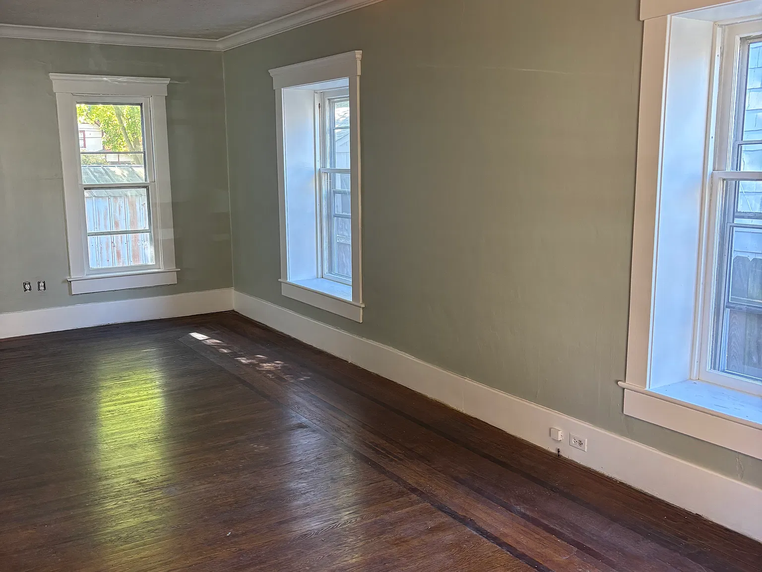 3 bed, 1.5 bath, 1702 sqft, $1,475 — Photo 3
