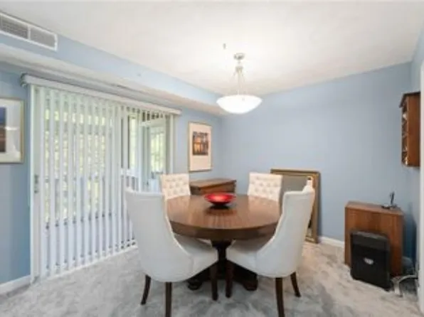 196 Old River Rd, Lincoln, RI