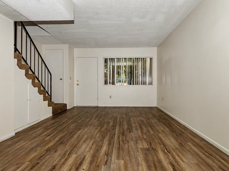 355 Country Club Circle — Photo 28