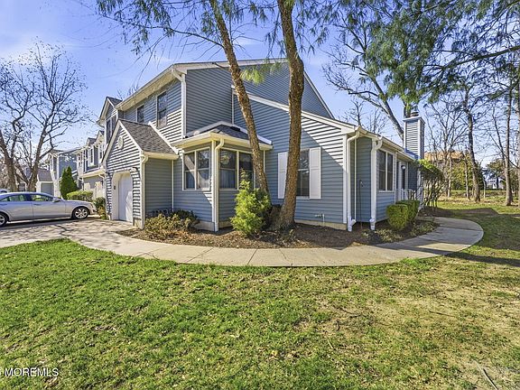 2nd image of 2 Essex Drive