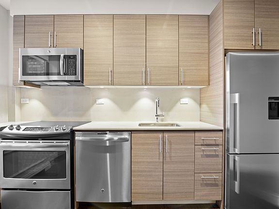 4th image of 210 W 70th St APT 1109