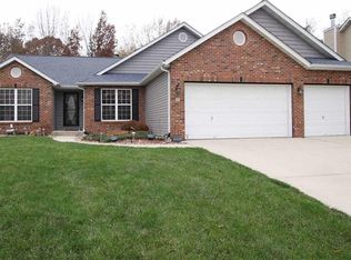 30 Sunset Chase, Troy, IL 62294