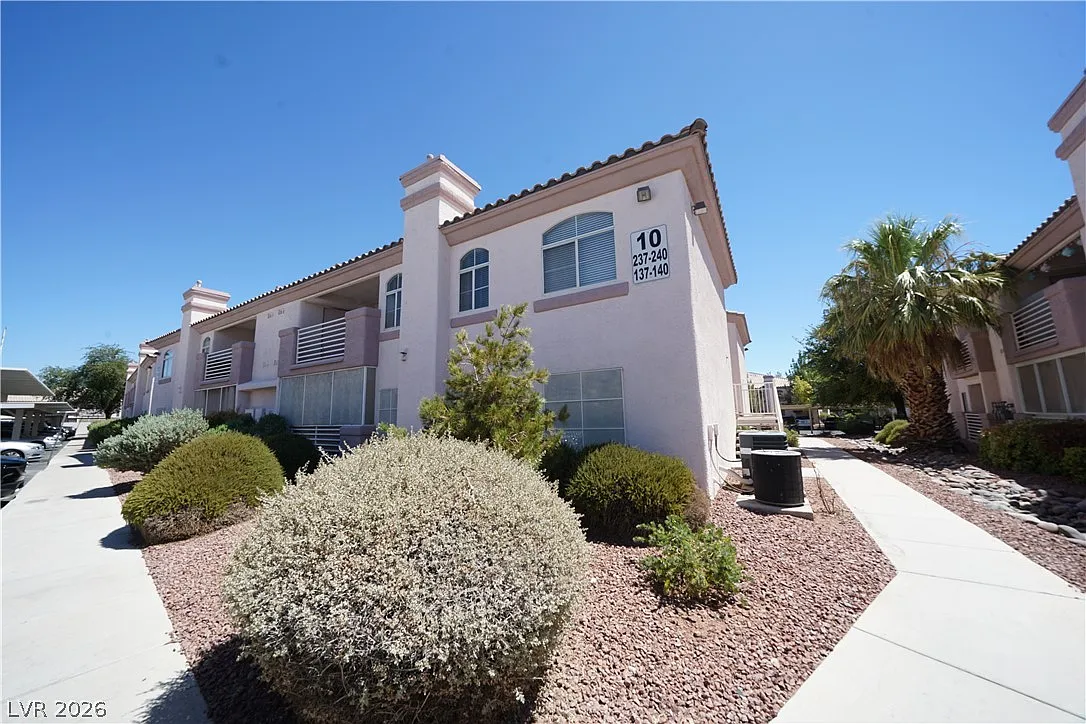 2 bed, 2.0 bath, 1073 sqft, $1,240 — Photo 1