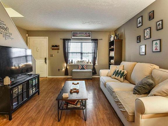 3rd image of 4623 Orwell Dr