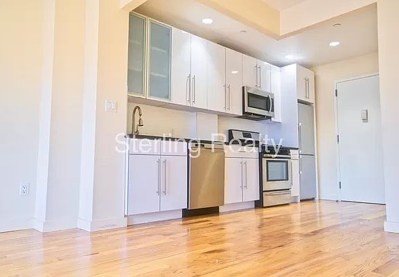 3rd image of 23-15 Astoria Blvd #3G