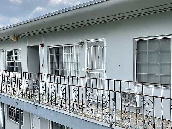 2nd image of 555 SW 16th Ave #13