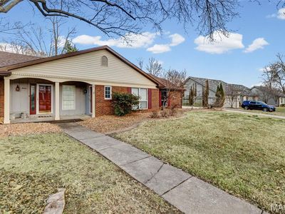 10 Ginger Lake Dr W, Glen Carbon, IL, 62034