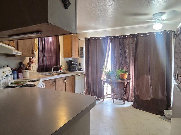 3rd image of 114 Hallet St