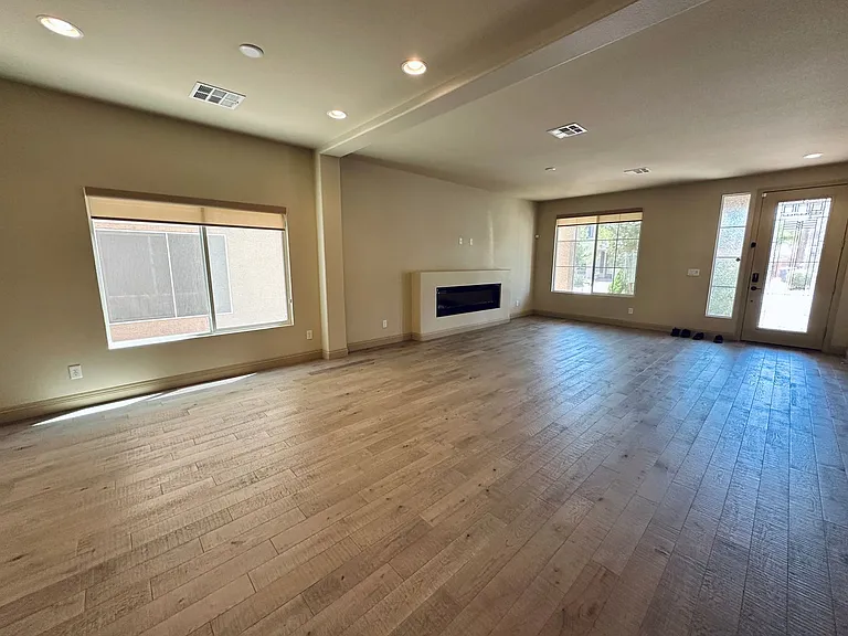 9842 Russian Hill St — Photo 5