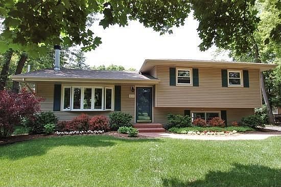 1st image of 210 Oxford Ave