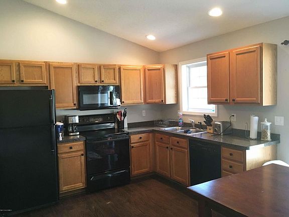 4th image of 501 Upper Sherman Ave