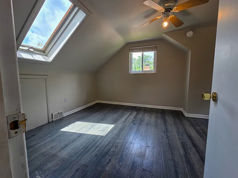 151 Mahoning Dr — Photo 33