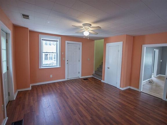 4th image of 30 Chase St