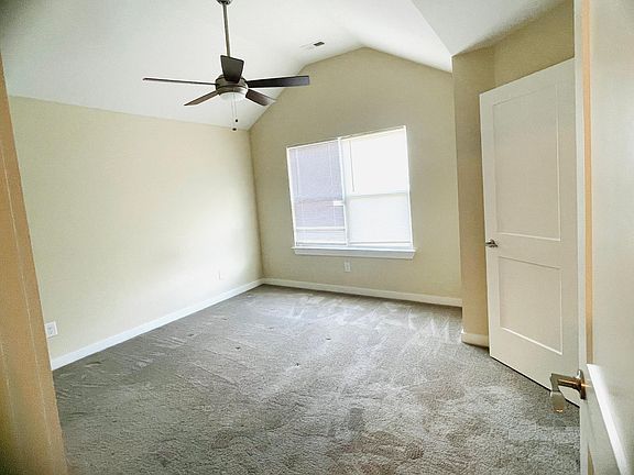 4th image of 2308 Smedley Ln