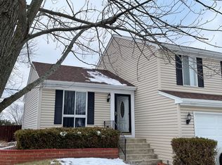 318 East Ave, Streamwood, IL 60107