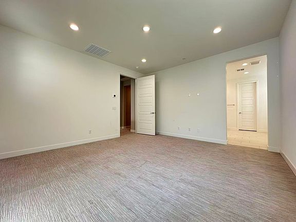5th image of 4224 S Crisanta Privado