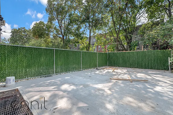 Rented by Rennit Inc. | media 3