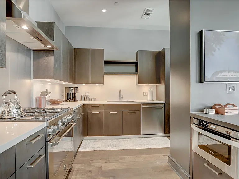 1211 Caroline St #1706 — Photo 5