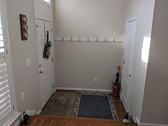 4th image of 22031 Avonworth Sq