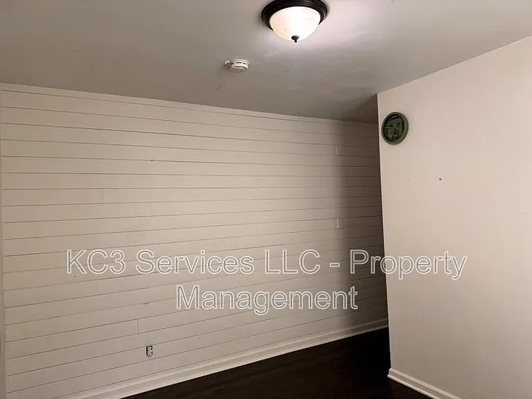 11108 Bennington Ave #A — Photo 11