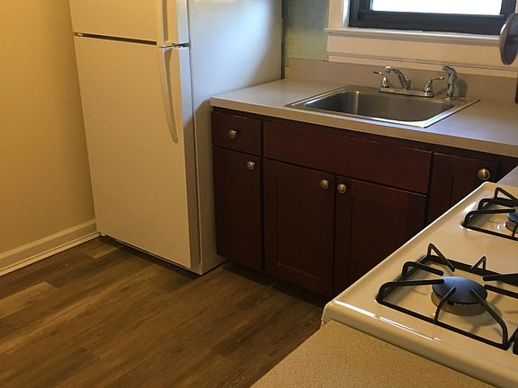 5th image of 807 Lake Blvd