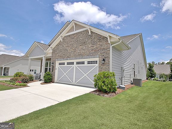 3rd image of 93 Club Cresswind Dr
