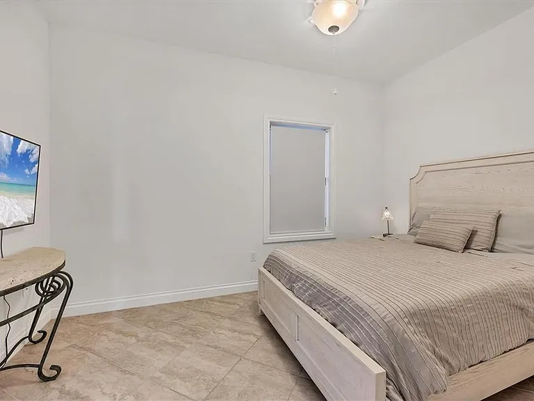 8111 Lakewood Main St #304 — Photo 21