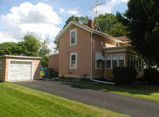 307 N Monroe St, Watertown, WI 53098