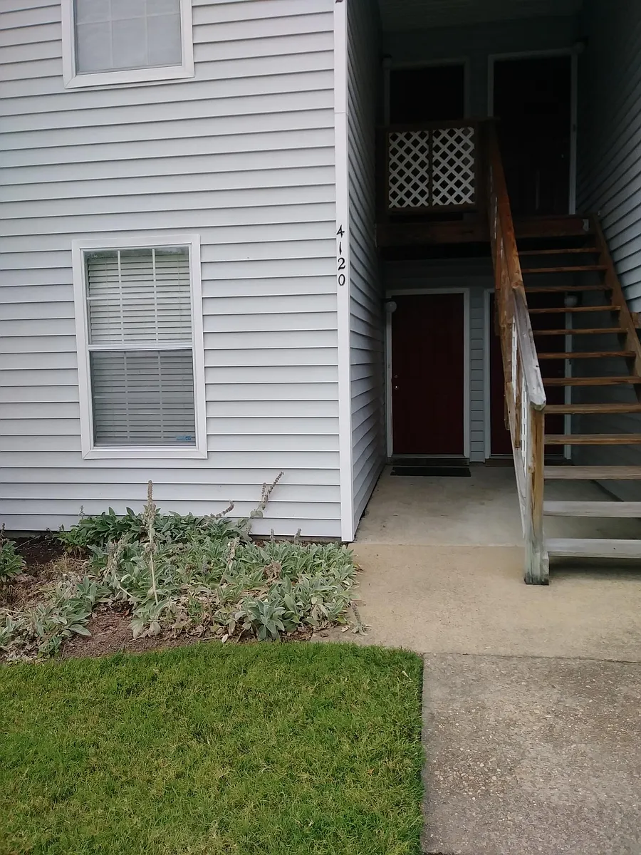Photo 1 of 12 - 4120 Thalia Station Cir - Virginia Beach, VA Primary Photo - 4120 Thalia Station Cir