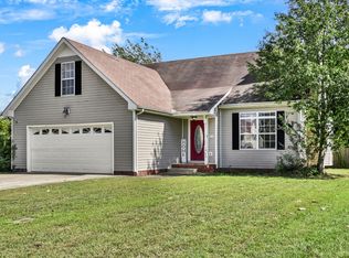 1967 Whirlaway Cir, Clarksville, TN 37042