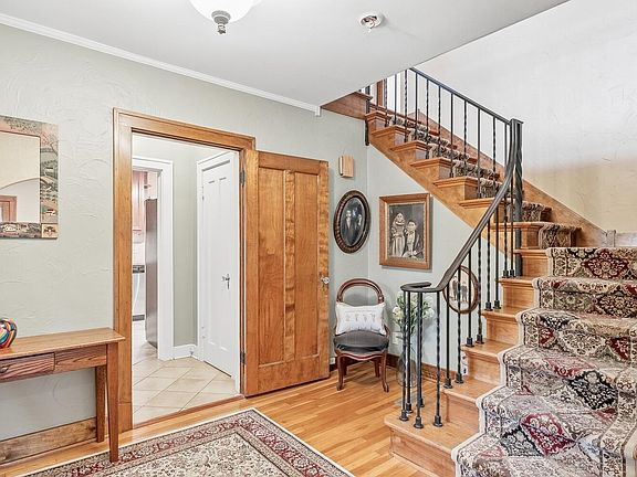 4th image of 520 N Broadview St