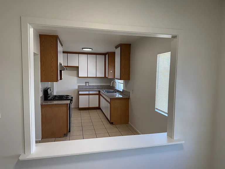 638 Dewey Ave #B — Photo 1