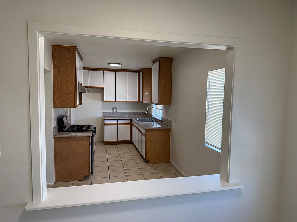 1st image of 638 Dewey Ave #B