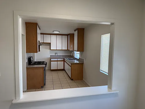 638 Dewey Ave #B Photo 1