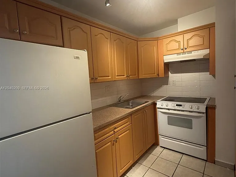 4717 NW 7th St #803-10 — Photo 6
